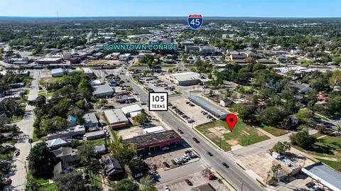 310 E Davis St, Conroe, TX 77301 photo 1