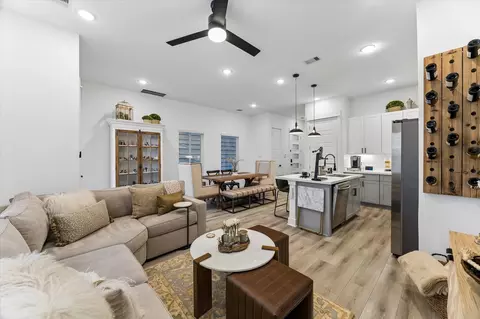 3012 Jensen Springs Ln, Houston, TX 77026