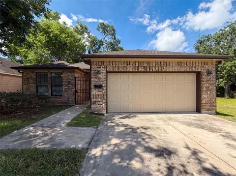 4516 White Rock St #C, Houston, TX 77051
