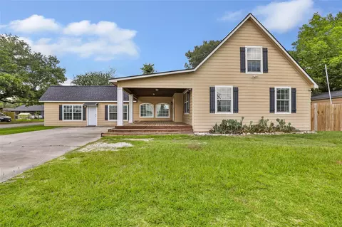 202 E Kay St, Dayton, TX 77535