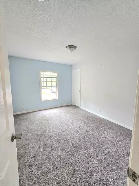 304 N Walnut Dr, Trinity, TX 75862 photo 9