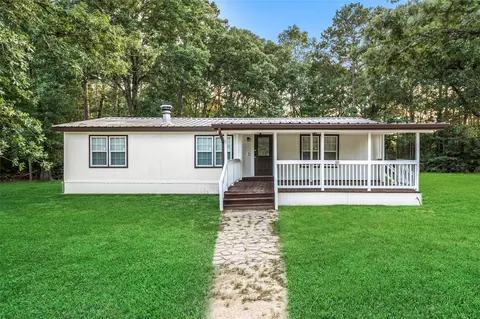110 Charlies Lane Ln, Trinity, TX 75862