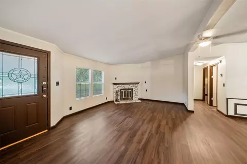 Living - 110 Charlies Lane Ln, Trinity, TX 75862 photo 2 of 8