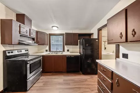 Kitchen - 110 Charlies Lane Ln, Trinity, TX 75862 photo 2 of 3