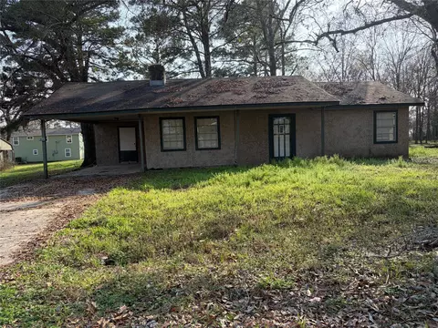 221 Yellowstone, Livingston, TX 77351