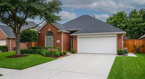 1303 S Teal Estates Cir, Fresno, TX 77545