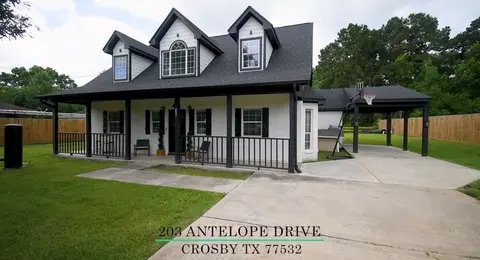203 Antelope Dr, Crosby, TX 77532