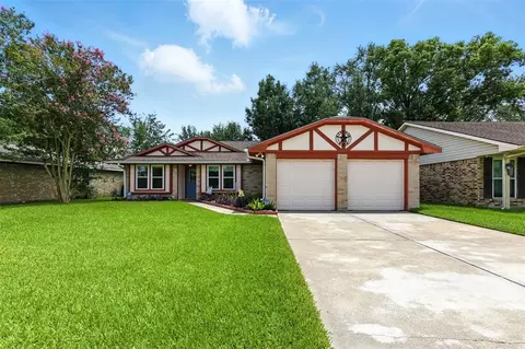 422 Elder Glen Dr, Webster, TX 77598 photo 1