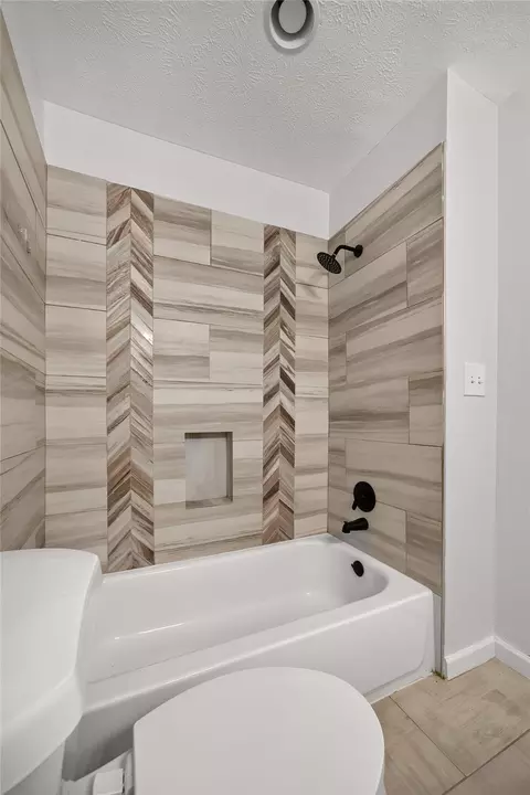 Bath - 8002 Lichen Ln, Spring, TX 77379 photo 8 of 8