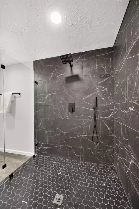 Bath - 8002 Lichen Ln, Spring, TX 77379 photo 5 of 8
