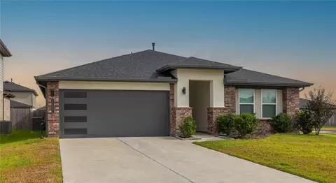 Exterior - 30002 Ousel Falls Ln, Katy, TX 77494 photo 2 of 3
