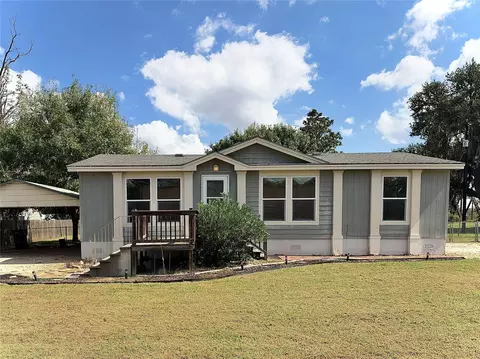 933 Front St, Columbus, TX 78934