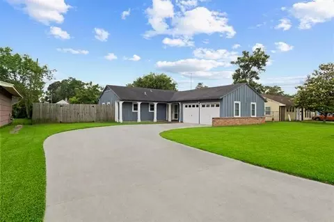 3835 Bayou Rd, Beaumont, TX 77707