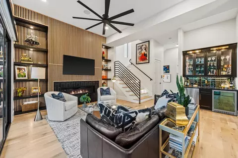 611 N Live Oak St, Houston, TX 77003