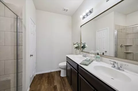 Bath - 4275 Pine Still Rd, Conroe, TX 77304 photo 1 of 3