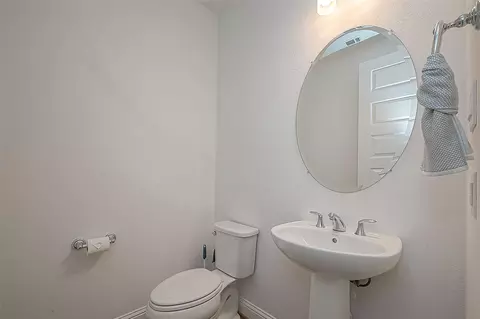 Bath - 28212 Cedar Peak Dr, Spring, TX 77386 photo 1 of 8