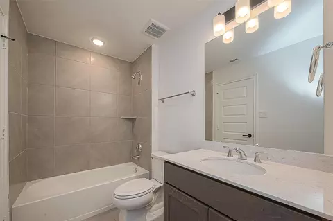 Bath - 28212 Cedar Peak Dr, Spring, TX 77386 photo 7 of 8