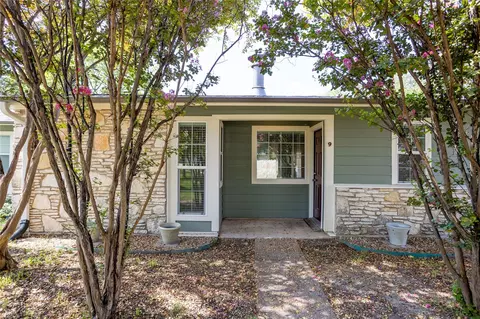 2800 Longmire Dr #9, College Station, TX 77845