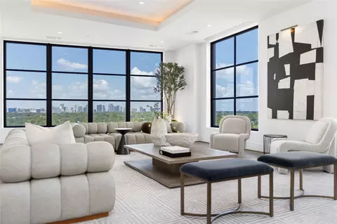 2323 San Felipe St #901, Houston, TX 77019