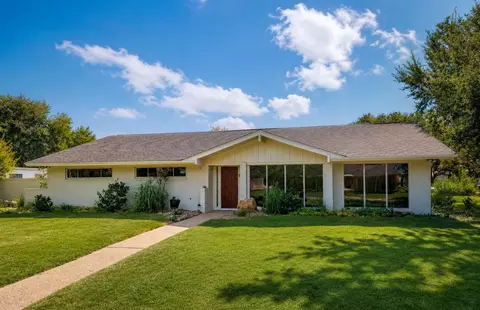 2509 Hutchins Ln, El Campo, TX 77437