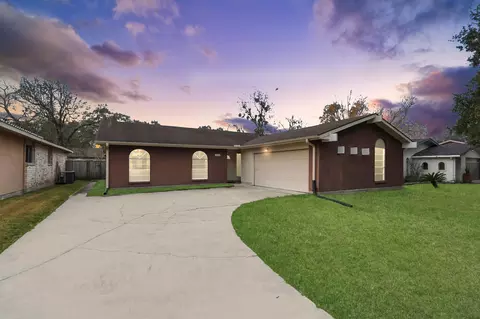 2223 Fairgreen Dr, Missouri City, TX 77489