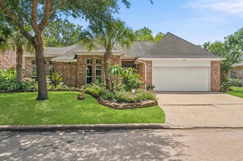 4610 Lake Village Dr, Fulshear, TX 77441