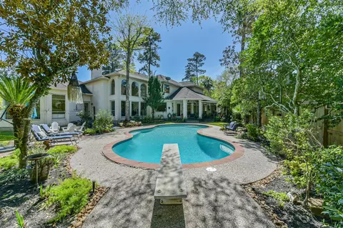 6215 Redwood Bridge Trl, Kingwood, TX 77345