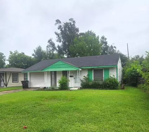 7347 Okinawa Rd, Houston, TX 77033