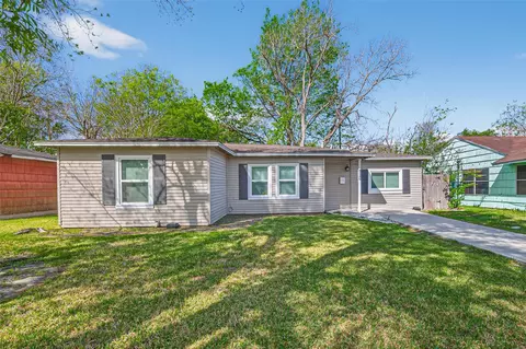 8126 Marcy Dr, Houston, TX 77033