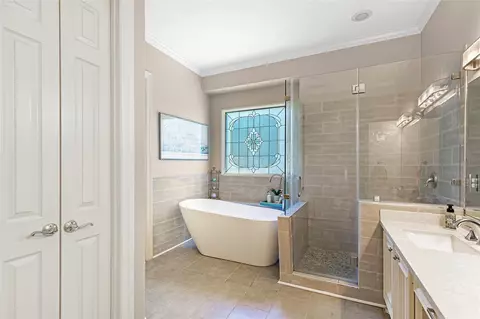 Bath - 6530 Treaschwig Rd #1, Spring, TX 77373 photo 3 of 3