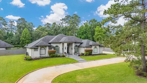 11 Turtle Cove Ct, Kingwood, TX 77346