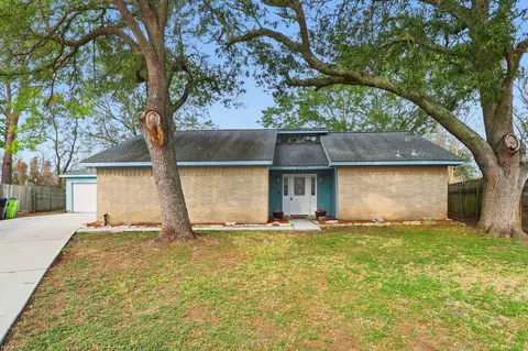 2000 Hamilton St, Rosenberg, TX 77471