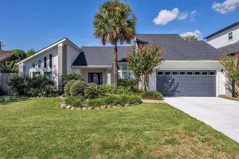 107 Shirleen Dr, Seabrook, TX 77586