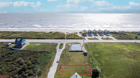 1011 Brighton Jones Blvd, Gilchrist, TX 77617
