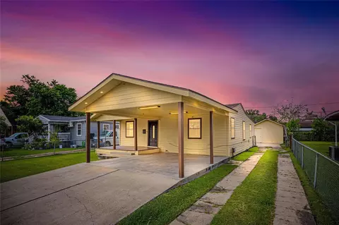 10221 Flaxman St, Houston, TX 77029