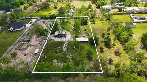 6525 Lesiker Rd, Brookside, TX 77581