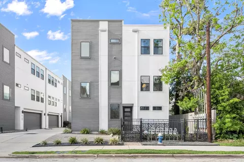 834 Fisher St #A, Houston, TX 77018