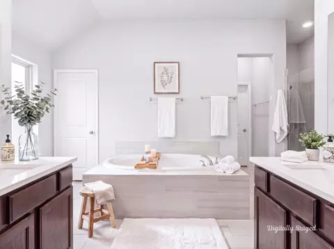 Bath - 17167 Crimson Crest Dr, Conroe, TX 77302 photo 1 of 5