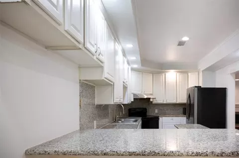 12625 Memorial Dr #4, Houston, TX 77024