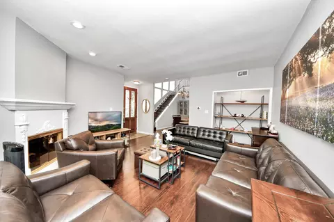 1116 Bering Dr #28, Houston, TX 77057