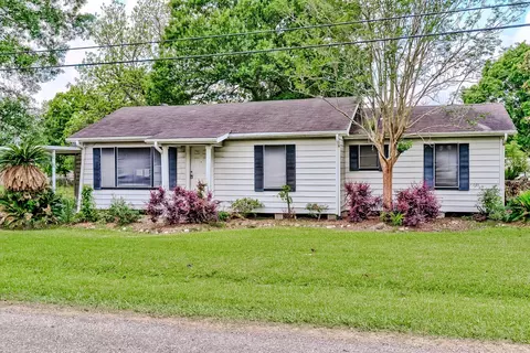 1504 Avenue K, Nederland, TX 77627