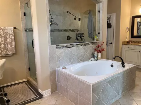 Bath - 16007 Conners Ace Dr, Spring, TX 77379 photo 4 of 4