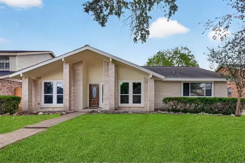 11034 Hidden Bend Dr, Houston, TX 77064