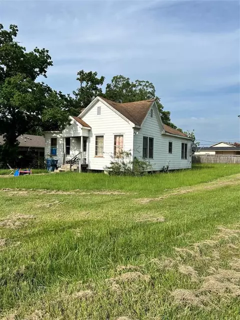 1246 5th St, Hempstead, TX 77445 photo 1