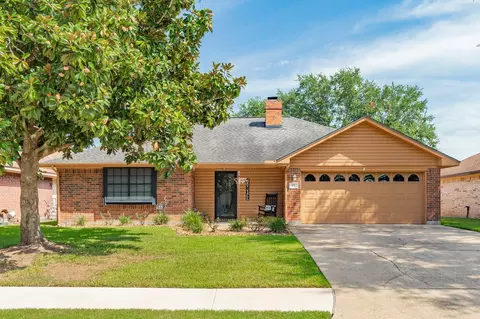 53 Alexander Ct, Angleton, TX 77515 photo 1