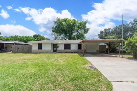 525 20th Ave N, Texas City, TX 77590