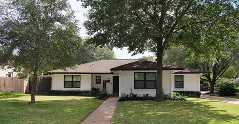 7713 Valley View Ln, Houston, TX 77074
