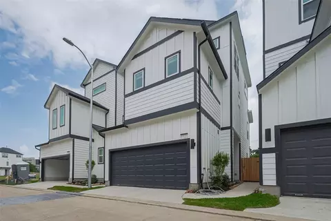 8927 Grovner Pl, Houston, TX 77055