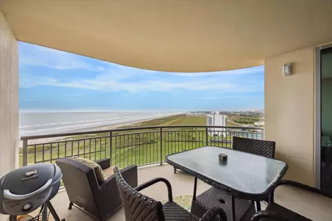 801 E Beach Dr #TW0908, Galveston, TX 77550