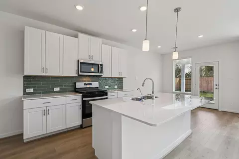 Kitchen - 2135 Rawls Ranch Dr, Conroe, TX 77301 photo 2 of 3